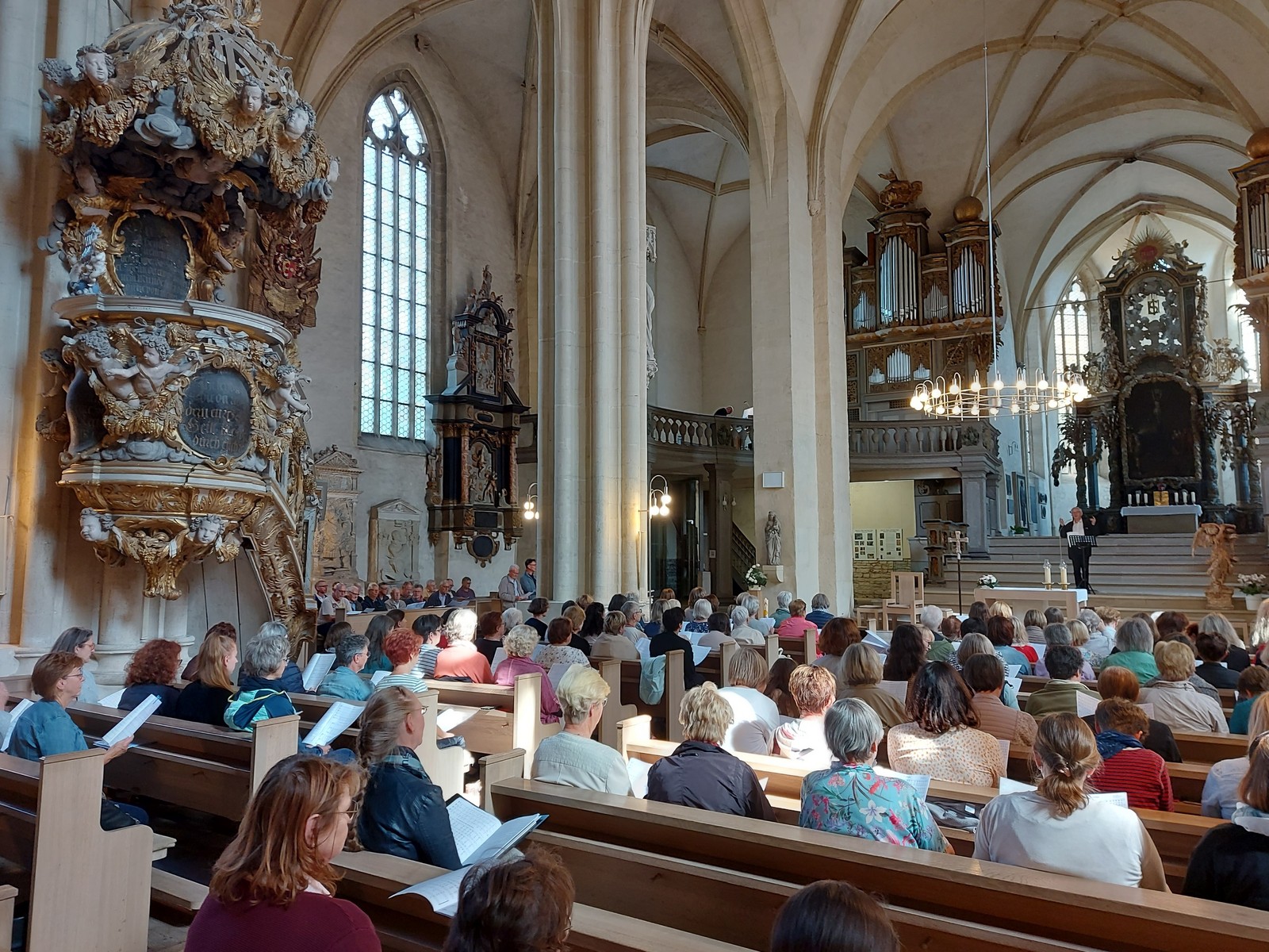 Beeindruckender Chorklang mit 220 Stimmen im Zeitzer Dom