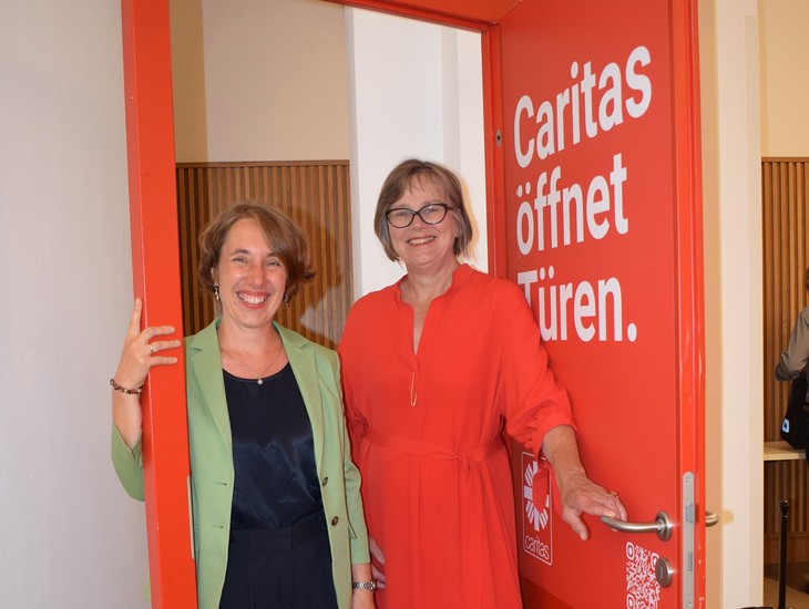 Akademiedirektion Dr. Ulrike Irrgang (links) und Eva Maria Welskop-Deffaa, Präsidentin des Deutschen Caritasverbandes. © Andreas Schuppert