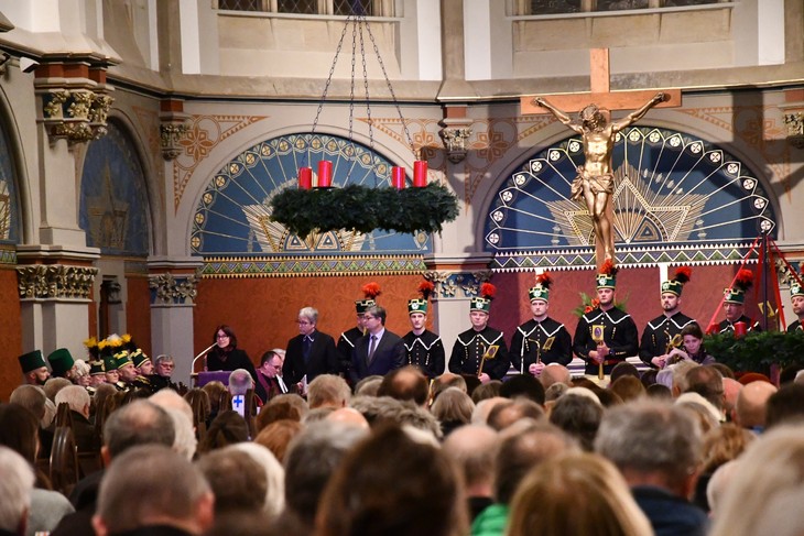 In der St. Petri-Kirche in Chemnitz ist am Vorabend des 1. Advent das Kirchenprogramm zum Kulturhauptstadtjahr eröffnet worden. © Michael Baudisch